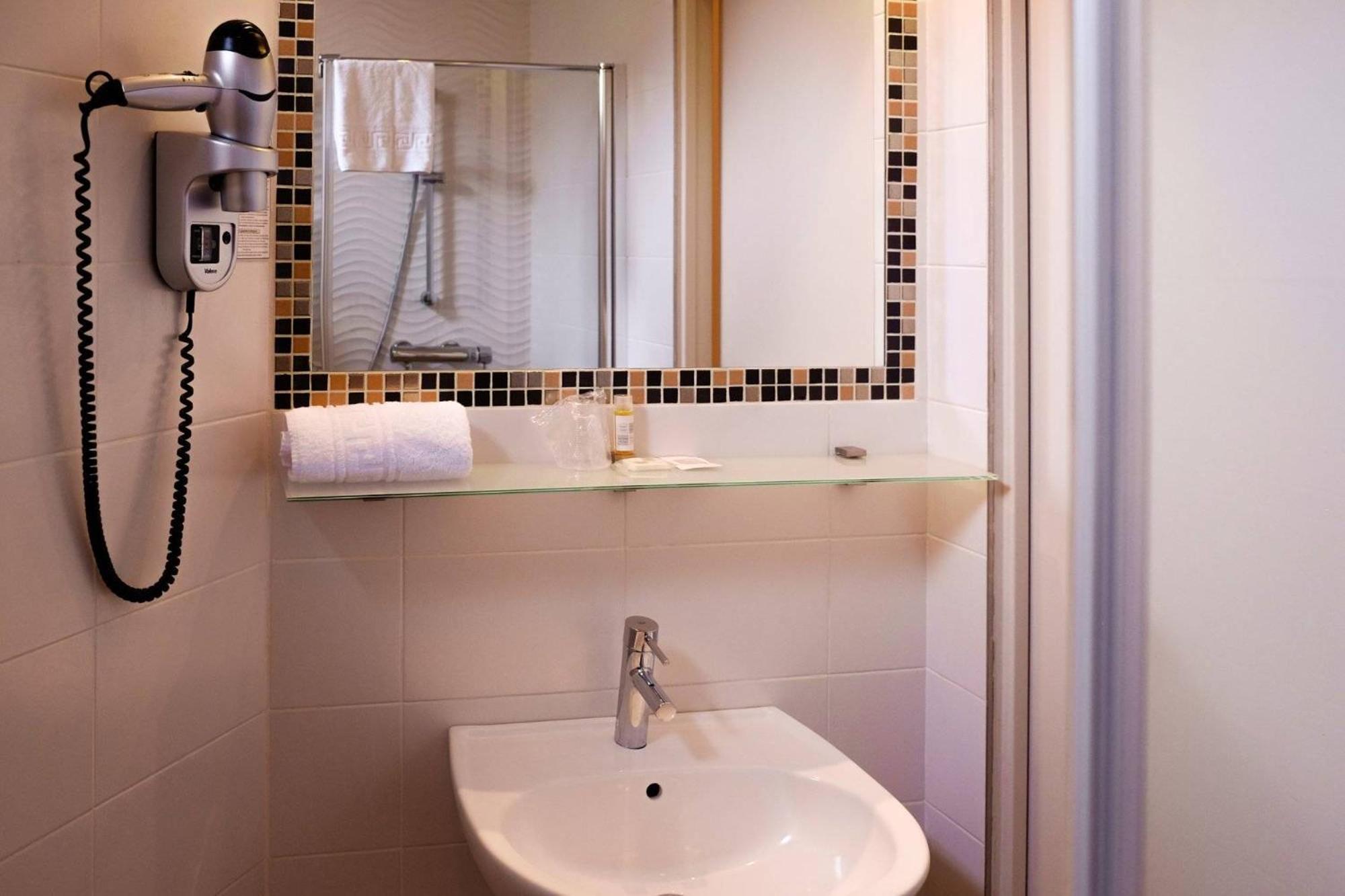 Terminus Orleans Hotel 2*